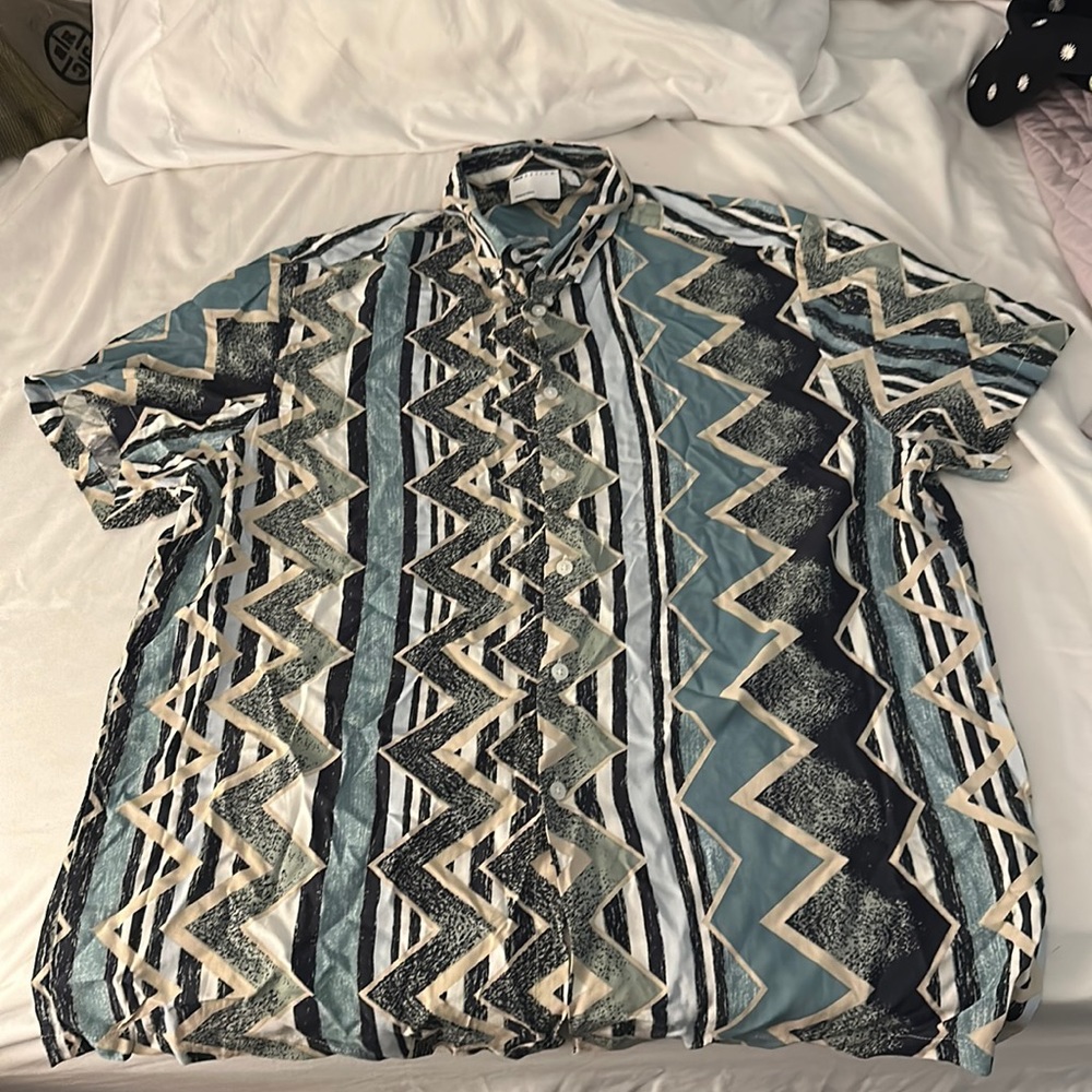 Men’s button up T-Shirt